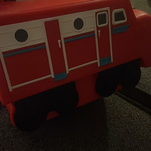 DISNEY CHUGGINGTON CARRY CASE - Picture 6 of 8